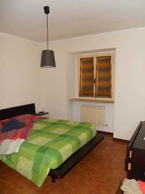 Descrizione: Ingresso, soggiorno, cucina, ripostiglio, 2 wc, 2 camere pertinenziale cantina sup. cat. Alloggio: 118 mq (comprensiva di quota parte di cantina) . Identificativi catastali: foglio 1177, part. 71, sub. 135 (incluso cantina)