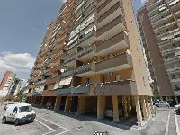 Descrizione: Ingresso, disimpegno , cucina, n. 3 vani, 2 bagni,  ripostiglio, 2 balconi  + pertinenziale posto auto  in area condominialesu piano pilotis. Mq. 99. Piena Proprietà. libero. Taranto (TA), CAP - 74100,Via Etolia, 4, scala C interno 6,  piano Terzo. Identificativi catastali: Unità principale: foglio 265, part.447, sub.92.
Posto auto scoperto: foglio 265, part. 447, sub 15.