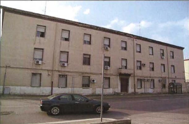 Descrizione: Ingresso, corridoio, cucina, bagno, 3 camere e ripostiglio. Mq. 115. Identificativi catastali: fg. 15, part. 110, sub. 12
