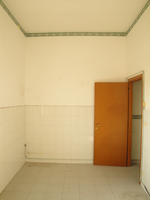 Immobile sito in SABAUDIA (LT) in Corso Vittorio Emanuele III, 69,piano secondo. Descrizione: Ingresso, corridoio, 2 camere, cucina e bagno + locale cantina. Mq. 80. Identificativi catastali: Foglio 109, part. 44, sub. 35  con cantina  foglio 109, part. 44, sub. 44