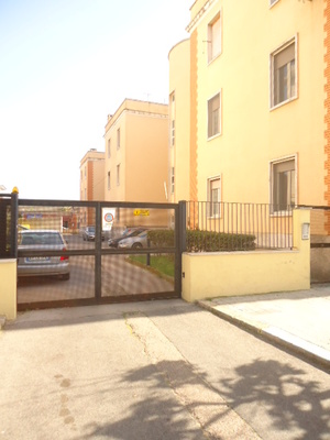 Immobile sito in SABAUDIA (LT) in Corso Vittorio Emanuele III, 69,piano secondo. Descrizione: Ingresso, corridoio, 2 camere, cucina e bagno + locale cantina. Mq. 80. Identificativi catastali: Foglio 109, part. 44, sub. 35  con cantina  foglio 109, part. 44, sub. 44