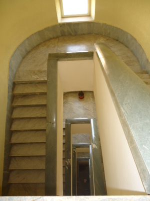 Immobile sito in SABAUDIA (LT) in Corso Vittorio Emanuele III, 69,piano secondo. Descrizione: Ingresso, corridoio, 2 camere, cucina e bagno + locale cantina. Mq. 80. Identificativi catastali: Foglio 109, part. 44, sub. 35  con cantina  foglio 109, part. 44, sub. 44