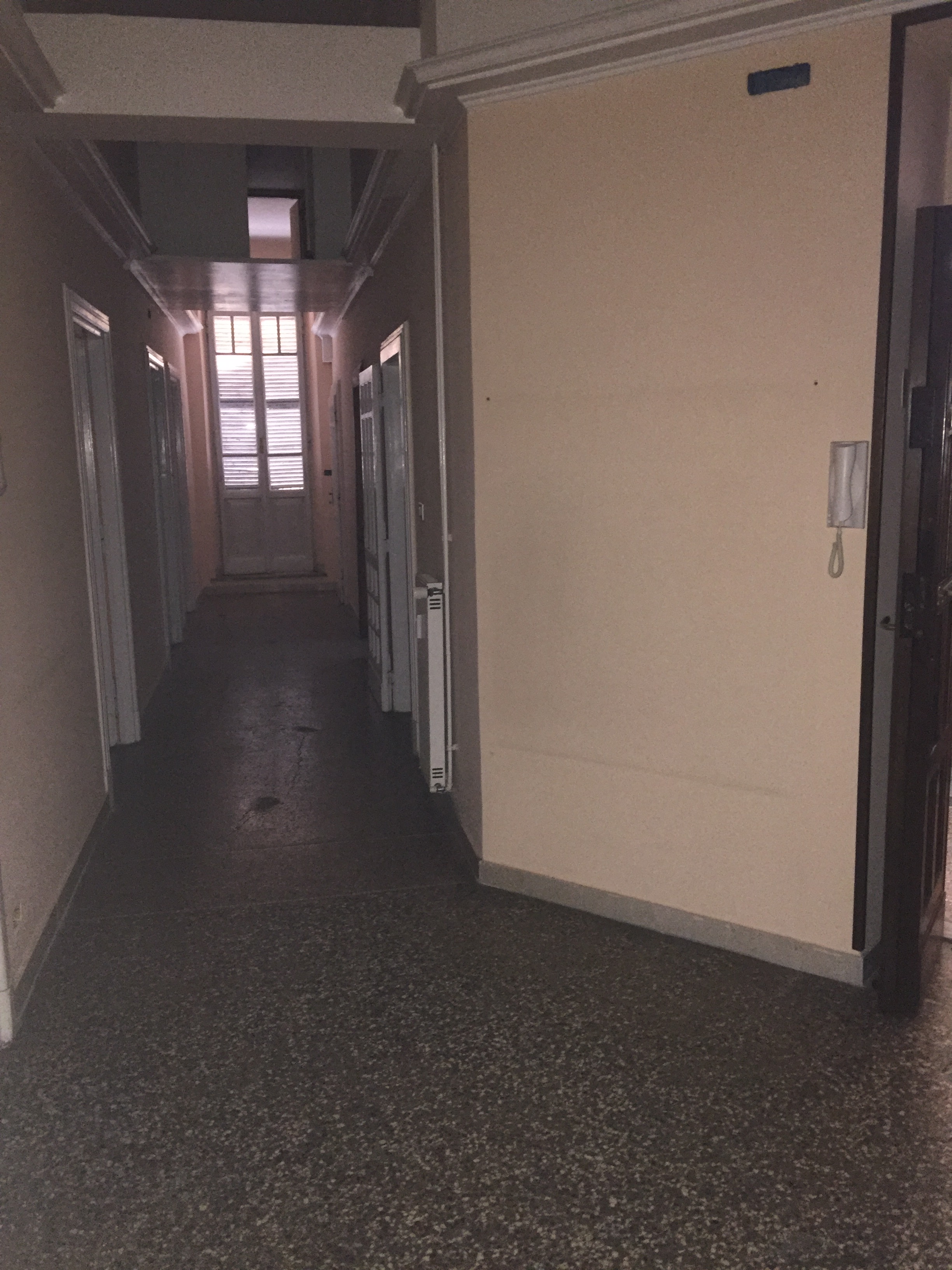 Appartamento sito in ROMA VIA F.P. DE CALBOLI 8,  scala F, piano 6 INT.11 DI 10,5 VANI CON ASCENSORE + DA REF: CANTINA MATRICOLA 602632 SCALA G PIANO SEMINTERRATO CANTINA N. 4 Mq. 185. N.C.E.U. categoria A3- foglio 400 part. 153 sub 29