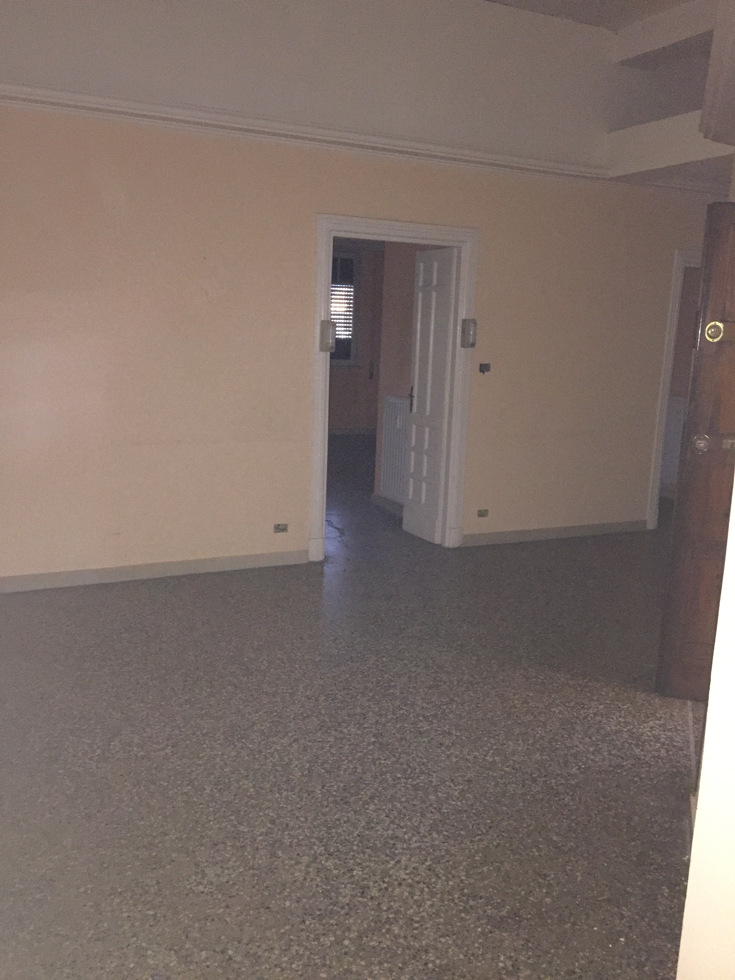 Appartamento sito in ROMA VIA F.P. DE CALBOLI 8,  scala F, piano 6 INT.11 DI 10,5 VANI CON ASCENSORE + DA REF: CANTINA MATRICOLA 602632 SCALA G PIANO SEMINTERRATO CANTINA N. 4 Mq. 185. N.C.E.U. categoria A3- foglio 400 part. 153 sub 29