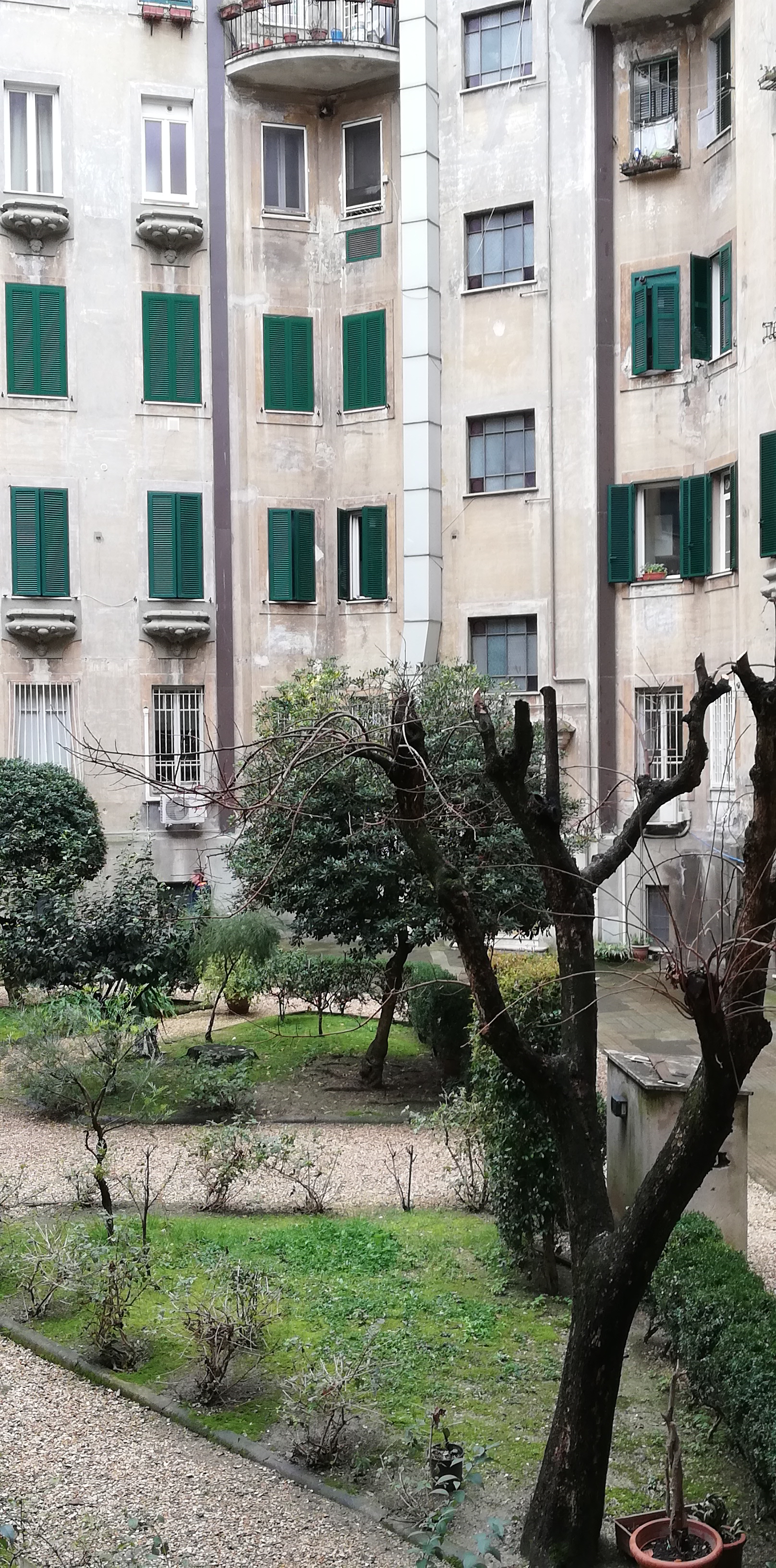 Appartamento sito in ROMA VIA SABOTINO 31,  scala N, piano 3 INT.5 DI 8,5 VANI CON ASCENSORE. Mq. 147. N.C.E.U. categoria A3- foglio 400 part. 149 sub 47