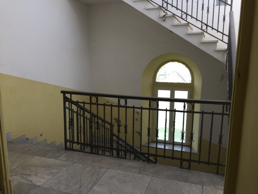 Immobile sito in CAPUA (CE) in Via Santa Maria La Fossa, 39,piano primo. Descrizione: Cucina, bagno, ripostiglio, corridoio, quattro camere.. Mq. 201. Identificativi catastali: Foglio 39 part. 5055 sub. 6