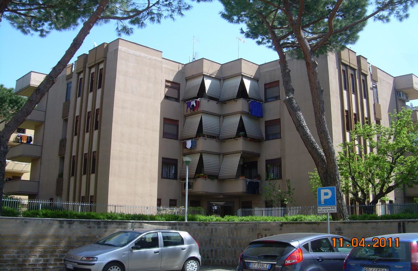 Descrizione: Cucina, 2 bagni, 4 stanze, 3 balconi, ingresso e corridoio + deposito e posto auto scoperto . Mq. 130 + 25 (deposito) + 10 (posto auto scoperto). N.C.E.U. foglio 8 part. 531 sub. 505, con deposito al foglio 8 part. 531 sub. 23 e posto auto scoperto al foglio 8 part. 1395 sub. 10. Libero. Intera Proprietà