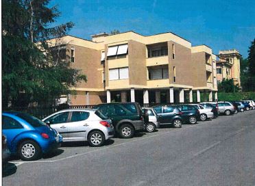ufficio   + autorimessa sito in Lucca (LU), Via Nazzario Sauro 118. 113 mq totali (108 mq ufficio, 15 mq autorimessa). Piena proprietà. Locato