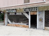 Immobile sito in via Palestro 22/A Padova, CAP 35138, Scala W, Piano R, int. 9. negozio al piano rialzato mq. 78,61 + pertinenziale Posto auto in autorimessa interrata condominiale mq. 11,60. NCEU Padova Fg 85 part. 482 sub 10 cat. C01 rendita 2353,8  Unità secondaria Fg 85 part. 707 sub 212 cat. C06 rendita 24,27. Libero. PIENA Proprietà