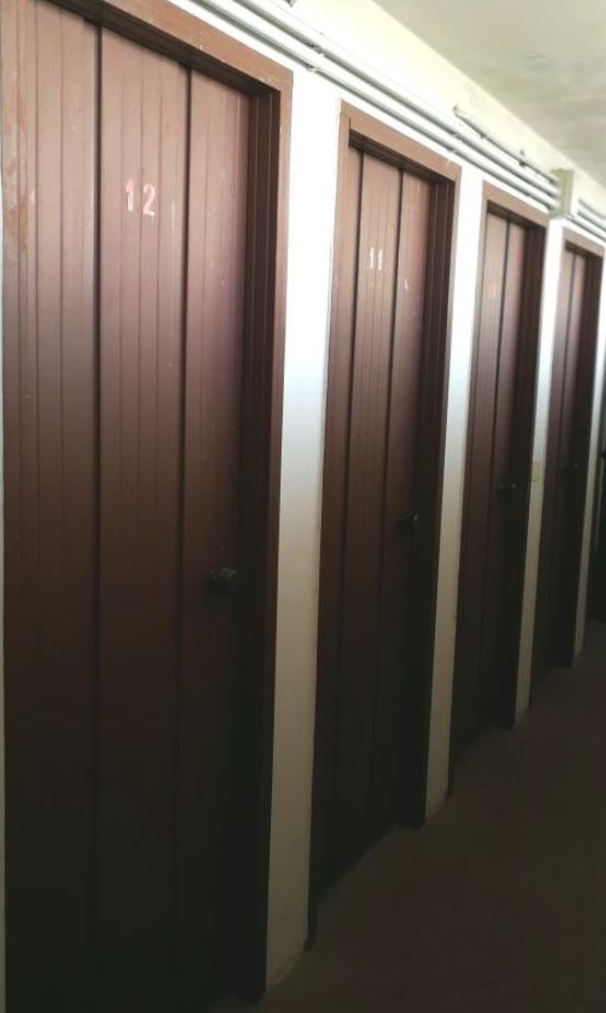 Immobile sito in Via Albona 9 Treviso, C.A.P. 31100, Scala D, Piano 4 int. 12 appartamento al piano quarto costituito da cucina, soggiorno/pranzo, ingresso, disimpegno, due camere, un bagno, un ripostiglio e due terrazze, oltre alla soffitta mq 111 + pertinenziale box auto coperto in autorimessa interrata mq 15. NCEU  Fg A/6 part. 1271 sub 68 cat. A02 rendita 464,81  Fg A/6 part. 1271 sub 97 cat. C06 rendita 57,84. LOCATO Contratto di locazione uso abitativo ex art.2, comma 3 legge 431/1998, con durata anni 3, decorrenza dal 01/05/2017 al 30/04/2020, canone mensile € 374,84 oltre oneri condominiali. PIENA Proprietà locato base d'asta già ridotta del 30%