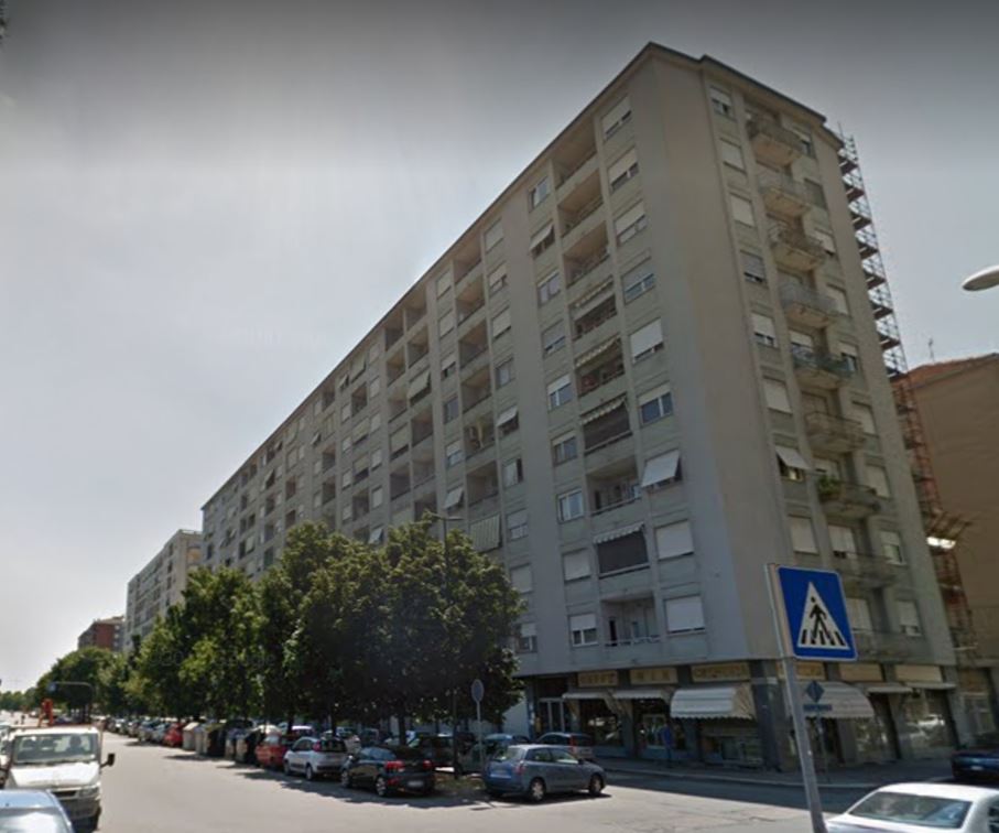 In TORINO, CAP - 10134 PIAZZA GALIMBERTI, 3,  piano 5, int. 14. Descrizione: Abitazione composta da corridoio, due vani, bagno cucina e balcone. Mq. 63. N.C.E.U.Foglio 1423 Particella 58 Sub. 180. Libero.Piena proprietà