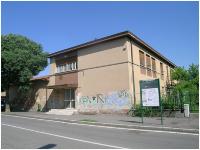 Immobile, sito in BERGAMO - CAP 24123, VIA ANGELO PINETTI 23. Descrizione: 2 disimpegni, soggiorno, 3 camere, cucina, 2 wc e ripostiglio + pertinenziale locale deposito. Mq. 177. N.C.E.U. A3 foglio 17 part. 5550 sub. 702