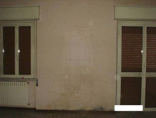 Immobile, sito in BERGAMO - CAP 24123, VIA ANGELO PINETTI 23. Descrizione: 2 disimpegni, soggiorno, 3 camere, cucina, 2 wc e ripostiglio + pertinenziale locale deposito. Mq. 177. N.C.E.U. A3 foglio 17 part. 5550 sub. 702