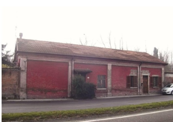 Immobile, sito in PIACENZA - CAP 29121, VIA EMILIA PAVESE, 114. Descrizione: Soggiorno, 3 camere, cucina e bagno + pertinenziale corte esclusiva e locale deposito/caldaia. Mq. 100. N.C.E.U. A7 foglio 47 part. 3186 sub. 1, con area scoperta al foglio 47 part. 3186 sub. 1