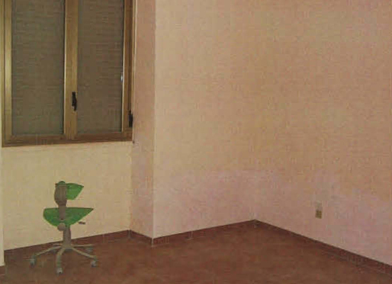 Immobile, sito in BARI- CAP 70123, VIA NAPOLI 326. Descrizione: Ingresso, 4 camere, cucina e wc. Mq. 112. N.C.E.U. A3 foglio 15 part. 110 sub. 5