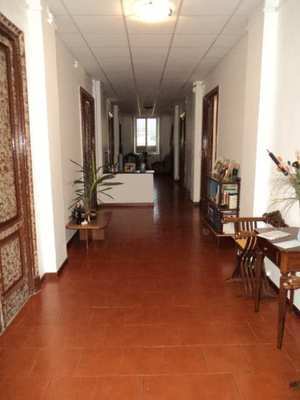 Immobile, sito in SAVONA - CAP 17100, VIA BONIFACIO DEL VASTO 4. Descrizione: Corridoio, 5 camere, cucina, bagno e 2 ripostigli + pertinenziale posto auto scoperto, cantina, 2 cantine ad uso comune (proprietà millesimi 142,46 ). Mq. 222. N.C.E.U. A3 foglio 57 part. 541 sub. 9, con posto auto scoperto al foglio 57 part. 543 sub. 9, cantina al foglio 57 part. 541 sub. 21 e cantina ad uso comune al foglio 57 part. 541 sub. 22 e 23 (millesimi 142,46)