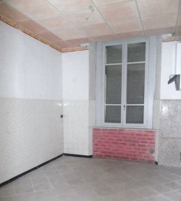 Immobile, sito in PIACENZA - CAP 29121, VIA EMILIA PAVESE, 108. Descrizione: Soggiorno, 4 camere, cucina, 2 bagni e soppalco + pertinenziale 2 corti esclusive e box auto. Mq. 206. N.C.E.U. A2 foglio 47 part. 3187 sub. 2, con box auto al foglio 47 part. 3187 sub. 7