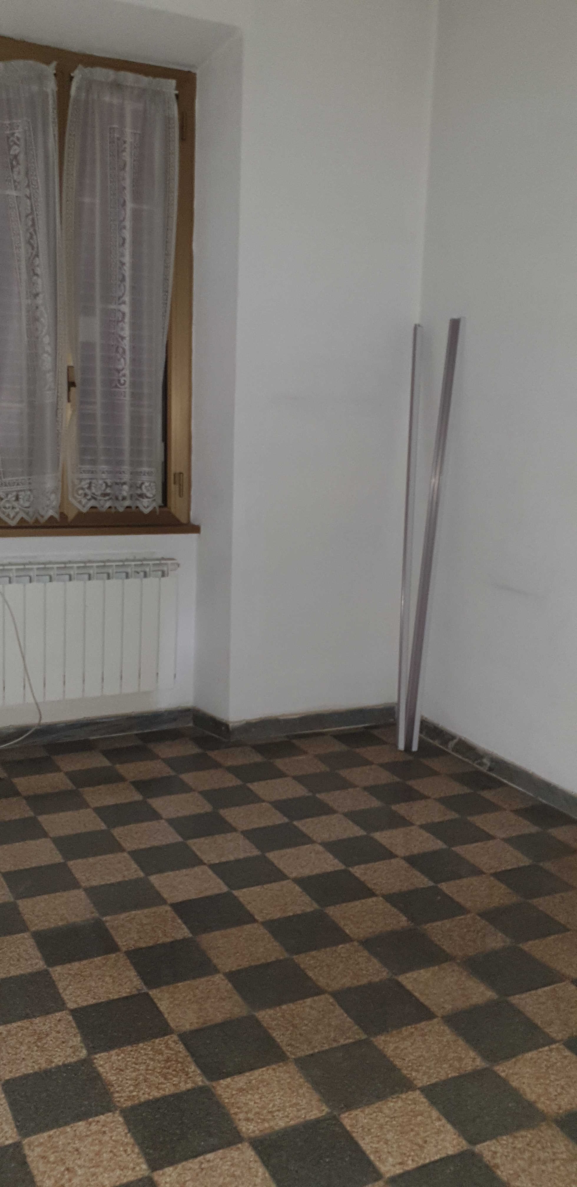 APPARTAMENTO INT.3 DI 3,5 VANI SENZA ASCENSORE. Mq. 51. LIBERO. Identificativi catastali categoria A4- foglio 824 part. 96 sub 5