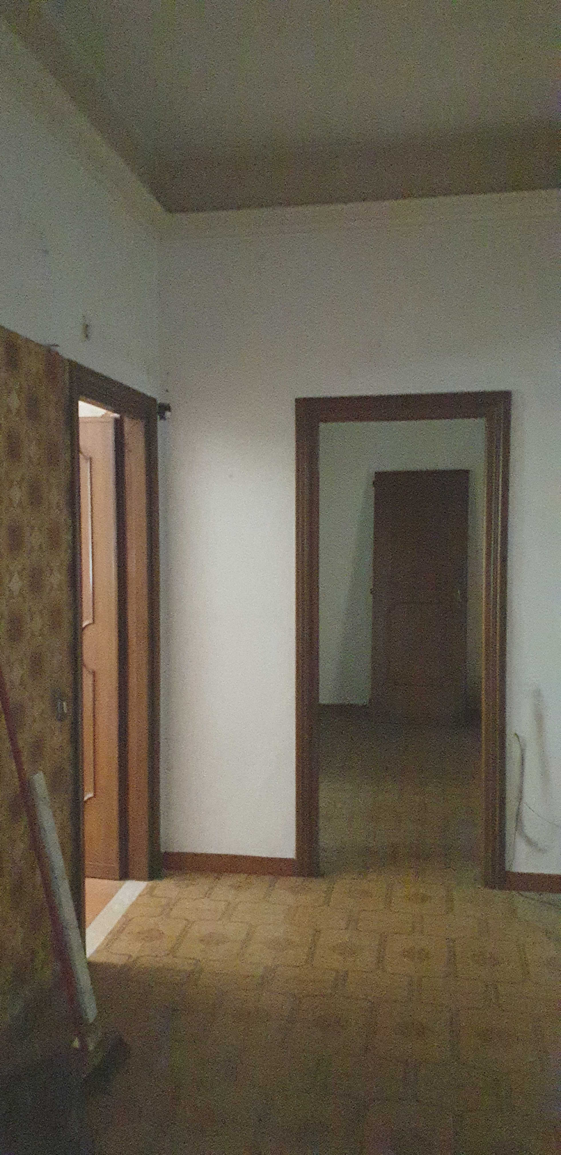 APPARTAMENTO INT.1 DI 3 VANI CON ASCENSORE. Mq. 59. LIBERO. Identificativi catastali categoria A4- foglio 825 part. 3 sub 140