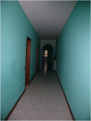 Immobile, sito in BERGAMO - CAP 24050, VIA ANGELO PINETTI 23. Descrizione: 2 disimpegni, soggiorno, 2 camere, cucina e 2 wc + pertinenziale locale deposito. Mq. 128. N.C.E.U. A3 foglio 17 part. 5550 sub. 705