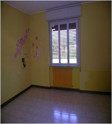 Immobile, sito in BERGAMO - CAP 24050, VIA ANGELO PINETTI 23. Descrizione: 2 disimpegni, soggiorno, 2 camere, cucina e 2 wc + pertinenziale locale deposito. Mq. 128. N.C.E.U. A3 foglio 17 part. 5550 sub. 705