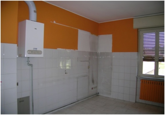 Immobile, sito in BERGAMO - CAP 24050, VIA ANGELO PINETTI 23. Descrizione: 2 disimpegni, soggiorno, 2 camere, cucina e 2 wc + pertinenziale locale deposito. Mq. 128. N.C.E.U. A3 foglio 17 part. 5550 sub. 705