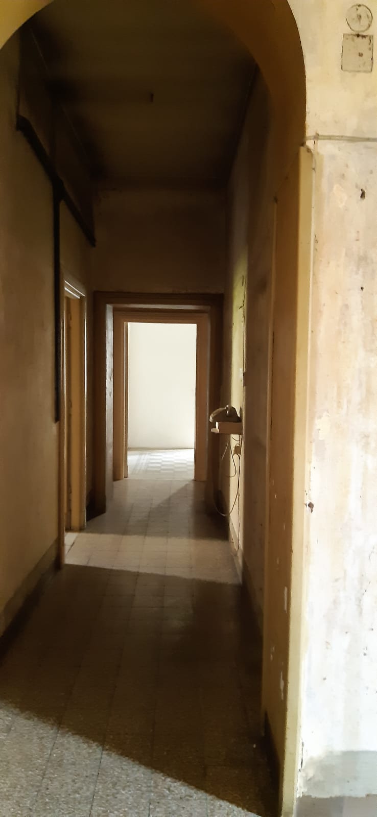 APPARTAMENTO INT.4 DI 7,5 VANI SENZA ASCENSORE in ROMA Viale Adriatico n°2, scala C, piano 2 + pertinenziale TERRAZZO. Mq. 160. LIBERO. Identificativi catastali A/4, foglio 277, part. 67, sub. 10