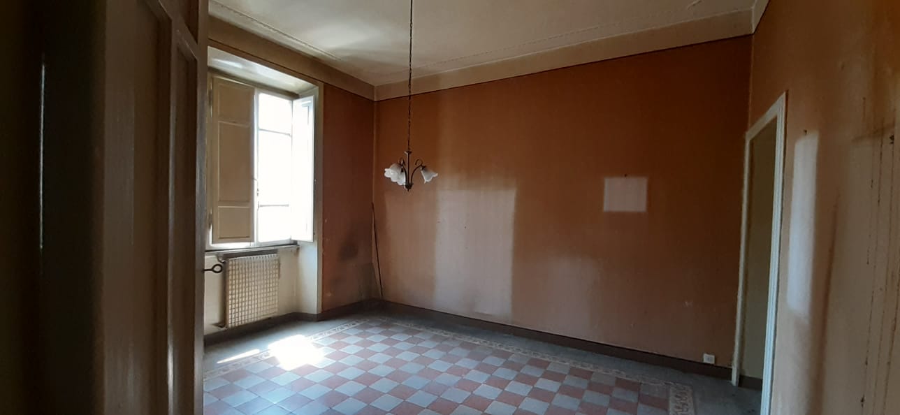 APPARTAMENTO INT.4 DI 7,5 VANI SENZA ASCENSORE in ROMA Viale Adriatico n°2, scala C, piano 2 + pertinenziale TERRAZZO. Mq. 160. LIBERO. Identificativi catastali A/4, foglio 277, part. 67, sub. 10
