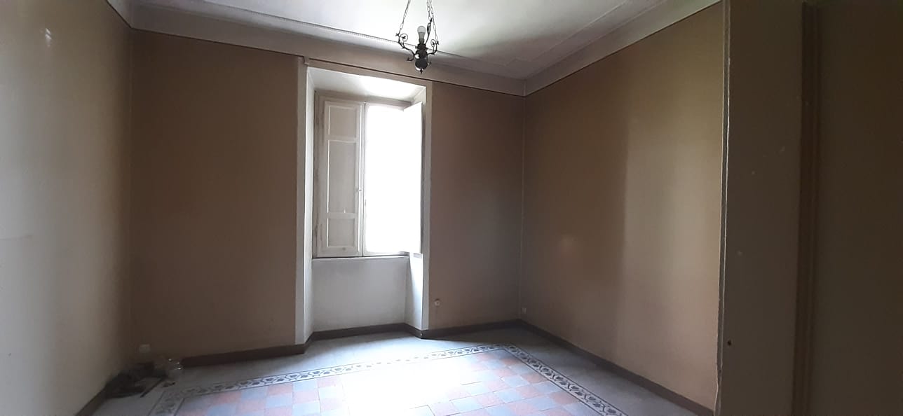APPARTAMENTO INT.4 DI 7,5 VANI SENZA ASCENSORE in ROMA Viale Adriatico n°2, scala C, piano 2 + pertinenziale TERRAZZO. Mq. 160. LIBERO. Identificativi catastali A/4, foglio 277, part. 67, sub. 10