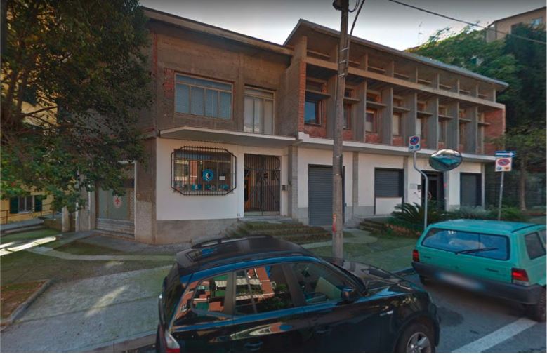 Magazzino - locale -negozio, in La Spezia (SP) Via S.A.M. Giannelli 19. Mq 585 totali - 23 mq magazzino, mq 432 locale, mq 130 negozio. Piena proprietà. Locato