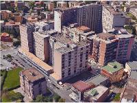 Immobile sito in LATINA (LT), CAP - 04100 VIA EROI DEL LAVORO, 12. Descrizione: Unità immobiliare al piano quinto destinata ad ufficio composta da ingresso, corridoio, cinque vani, due bagni, un ripostiglio e tre balconi. N.C.E.U. Foglio 140; Part.88; Sub 24. Mq. 135.Libero. Piena Proprietà