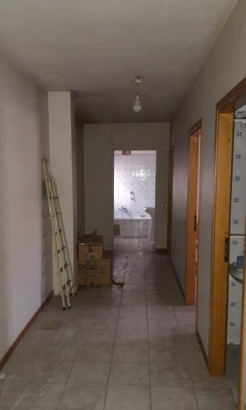 Immobile sito in ROMA (RM), CAP - 00147 VIA GIUSEPPE BERTO, 71. Descrizione: Unità immobiliare a destinazione residenziale di 7 vani catastali posta ai piani ottavo e nono del fabbricato, dotata di terrazzo al piano e lastrico solare. N.C.E.U. Foglio 853; Part.702; Sub 71. Mq. 146.Libero. Piena Proprietà