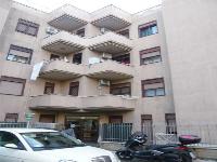Immobile, sito in CIAMPINO (RM) VIA MURA DEI FRANCESI 195. Descrizione: Ingresso, disimpegno, 5 camere, cucina, 2 bagni, 3 balconi e veranda + pertinenziale cantina e posto auto scoperto. Mq. 127. Identificativi catastali: A2 foglio 8 part. 514 sub. 511, con cantina al foglio 8 part. 514 sub. 24 e posto auto scoperto al foglio 8 part. 1370 sub. 5