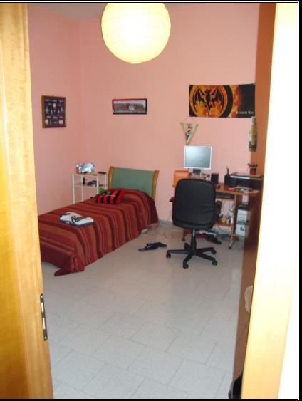 Immobile, sito in TARANTO (TA) VIA GIAN BATTISTA MAGNAGHI 10 . Descrizione: Corridoio, cucina, soggiorno, bagno, due camere, disimpegno, ripostiglio + pertinenziale 2 depositi e posto auto scoperto . Mq. 130. Identificativi catastali: A3 foglio 244 part. 21131 sub. 20, con deposito al foglio 244 part. 21131 sub. 37, deposito al foglio 244 part. 21131 sub. 38 posto auto scoperto al foglio 244 part. 21131 sub. 69