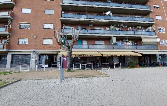 Appartamento posto al piano primo di 5 vani catastali + n.1 cantina e n.2 posti auto (coperto e scoperti) pertinenziali; 81 mq Totale escluse aree scoperte 77mq. Identificativi catastali: Fg. 775 P.lla 423 Sub. 78 (appartamento) Fg. 775 P.lla 423 Subb.31-204 (posti auto) Fg. 775 P.lla 423 Sub.171 (cantina).