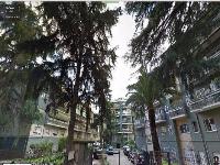 Appartamento posto al piano terra di 4,5 vani catastali; 78 mq Totale escluse aree scoperte 66 mq. Identificativi catastali: Fg.261 P.lla 358 Sub.17 graff.261-443 (appartamento).