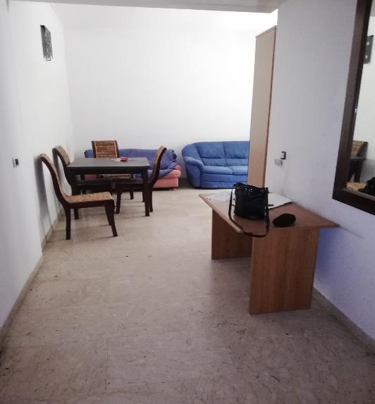 Appartamento posto al piano terra di 4,5 vani catastali; 78 mq Totale escluse aree scoperte 66 mq. Identificativi catastali: Fg.261 P.lla 358 Sub.17 graff.261-443 (appartamento).