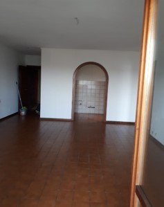 Appartamento posto al piano sesto di 3,5 vani catastali + n. 1 posto auto scoperto. Identificativi catastali fg.863, part.299, sub.51 e fg.863, part.298, sub.530