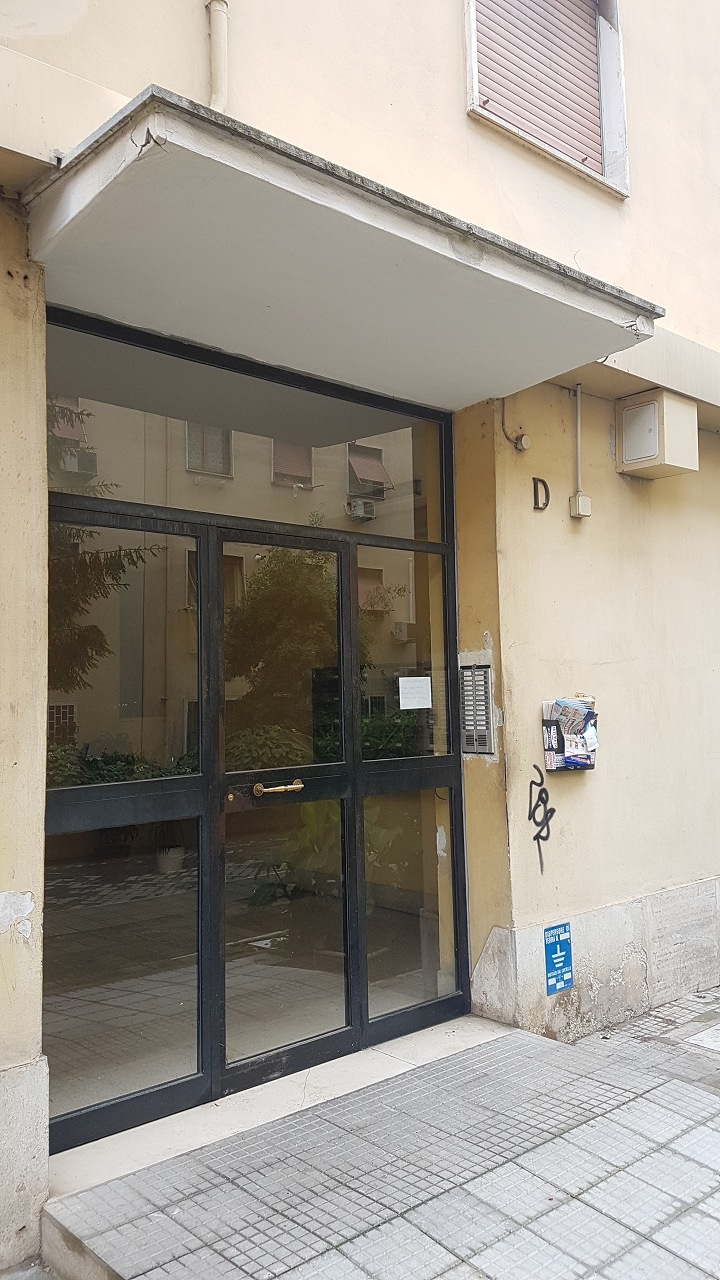 Unità Commerciale cat. C/1 foglio 956 part. 303 sub 4 rendita 788,89