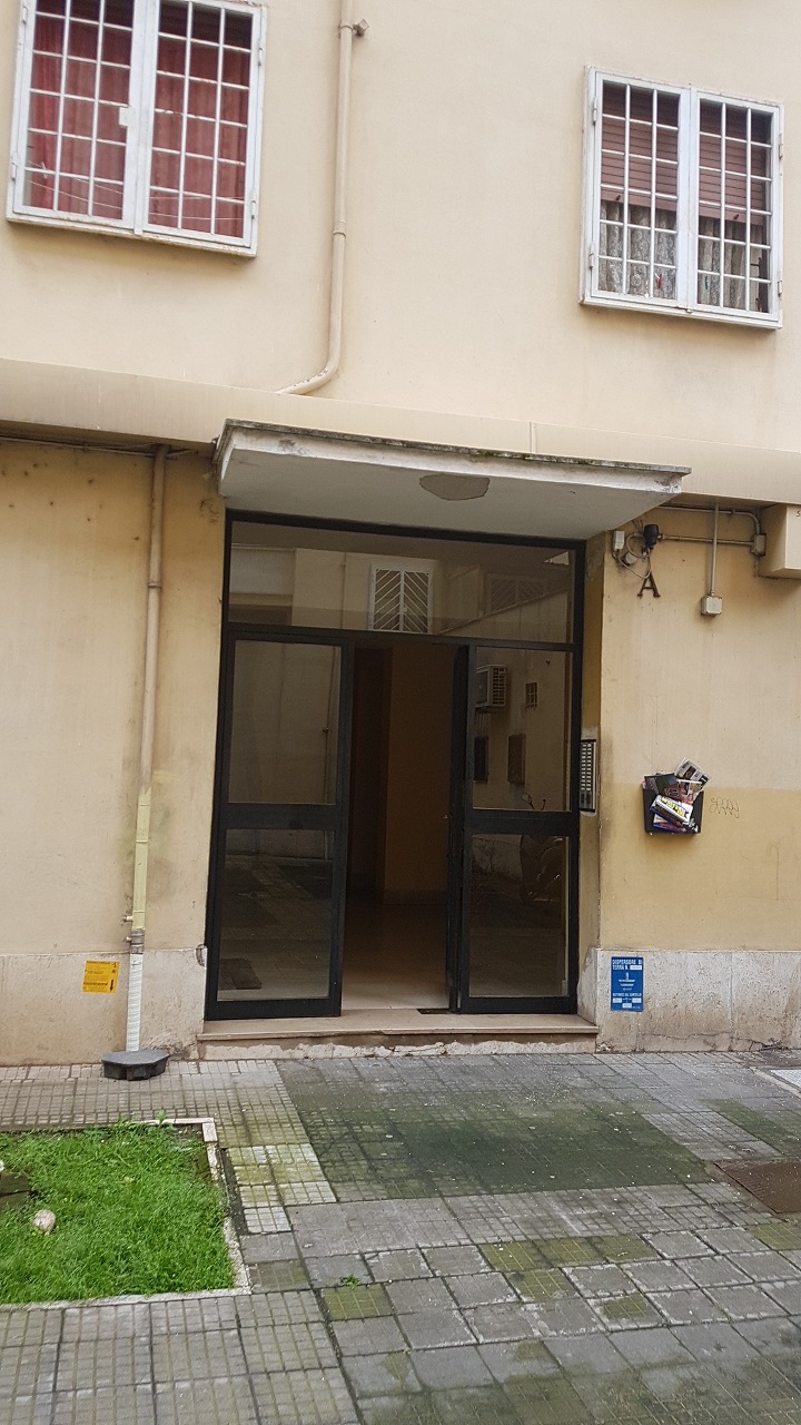 Unità Commerciale cat. C/1 foglio 956 part. 303 sub 4 rendita 788,89