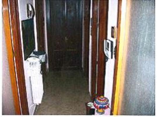 Appartamento in PALERMO VIA BOLOGNI 5, piano primo. Piano primo: ingresso, 2 disimpegni, 3 camere, cucina, wc, lavanderia, ripostiglio, veranda e 2 terrazzi Piano secondo: ingresso, wc e ripostiglio + pertinenziale posto auto scoperto. N.C.E.U. Categoria Catastale A2 foglio 47 part. 6347 sub. 5 e posto auto scoperto ad uso esclusivo al foglio 47 part. 6347 sub. 2. Mq 260. Libero. Piena proprietà