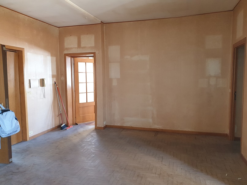 Immobile sito in ROMA, CAP 00189 Via di Grottarossa n°91, SCALA A, PIANO 4-S1. DESCRIZIONE: APPARTAMENTO CON BALCONI INT.13 DI 6 VANI CON ASCENSORE pertinenziale CANTINA. DATI CATASTALI [N.C.E.U.] Categoria A/3, Foglio 203, Part. 332, Sub 13. Mq 100. STATO Libero