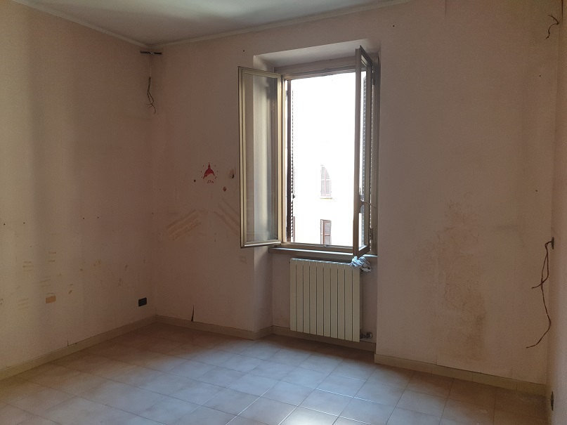 Immobile sito in ROMA, CAP 00152 Via di Donna Olimpia n°30 - lotto 2°, SCALA C, PIANO 4. DESCRIZIONE: APPARTAMENTO INT. 22 DI 4,5 VANI CON ASCENSORE. DATI CATASTALI [N.C.E.U.] Categoria A/4, Foglio 454, Part. 33, Sub 145. Mq 72. STATO Libero