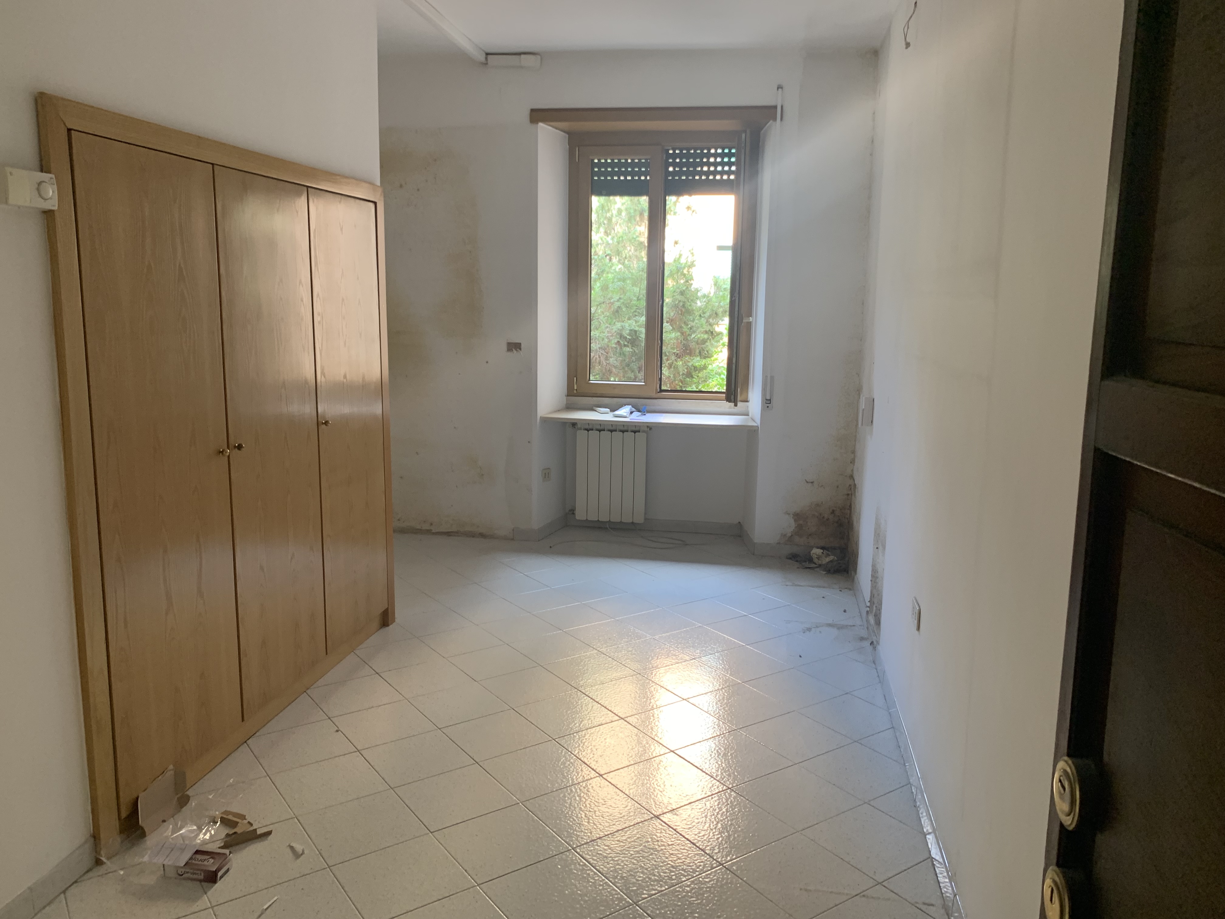 Immobile sito in ROMA, CAP 00152 Viale dei Quattro Venti n°31, SCALA C, PIANO 1. DESCRIZIONE: APPARTAMENTO INT. 1 DI 2,5 VANI CON ASCENSORE. DATI CATASTALI [N.C.E.U.] Categoria A/4, Foglio 448, Part. 224, Sub 8. Mq 34. STATO Libero