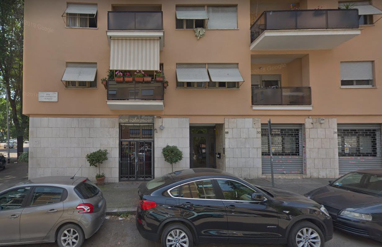 Immobile Residenziale, sito in Roma Via Gian Leonardo Ceruso 32. DESCRIZIONE UNITA' PRINCIPALE: Appartamento composto da ingresso-corridoio, due vani, cucina abitabile e bagno. Identificativi Catastali [N.C.E.U.]: Unità Residenziale cat. A/3 foglio 843 part. 429 sub 6. STATO:Libero. Piena Proprietà