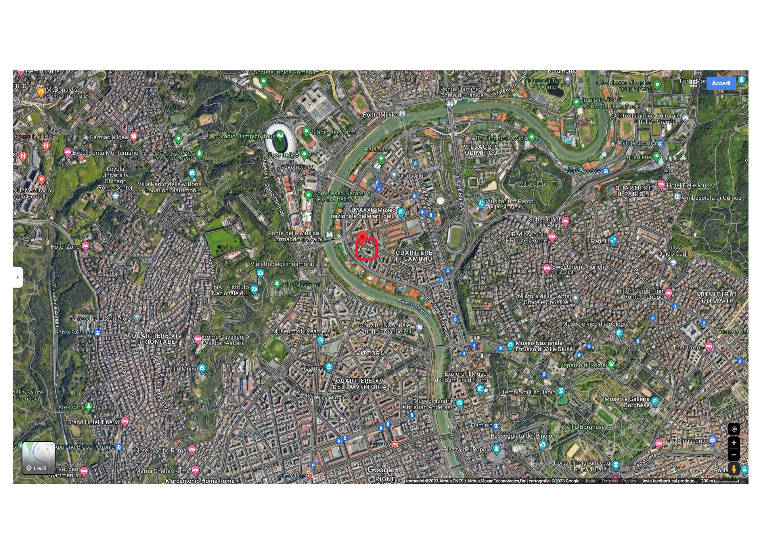 Appartamento di 5,5 vani catastali composto da ingresso, un soggiorno, due camere, cucina, due bagni, un ripostiglio e due balconi. Affaccia su due lati (via G. Vasari e viale del Vignola), angolare, orientamento nord-est/nord- ovest. La localizzazione normale, la tipologia architettonica è civile, lo stato manutentivo dell'edificio è considerato scadente. Lo stato manutentivo dell'unità risulta ordinario. Internamente si rileva pavimentazione nelle camere e corridoi in marmette, nei servizi (bagno e cucina) in ceramica, porte interne in legno tamburato così come le finestre. Balcone di pertinenza stato ordinario. Porta di ingresso in legno. Identificativi Catastali [N.C.E.U.] Unità Residenziale cat. A/2 foglio 534 part. 24 sub 22. Sup. mq (arr) mq catastali 103. Lotto libero.