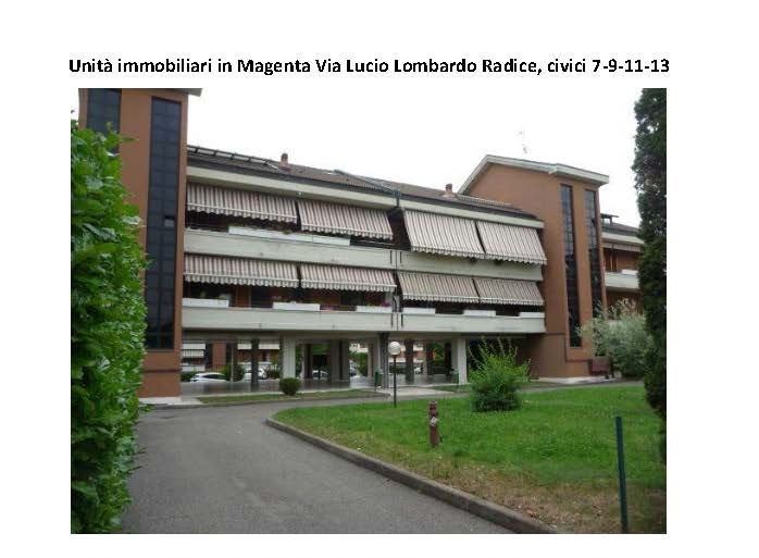 Appartamento al piano primo composto da soggiorno, cucina, ripostiglio, due camere, due bagni e un locale . L'appartamento dispone di triplo affaccio e due balconi. Cantina al piano seminterrato + Posto auto coperto scala A piano S1 int. 22. Pianta rettangolare h. 250, facilità di accesso normale, fruibilità completa. Pavimenti in battuto di cemento. Id. cat. [N.C.E.U.] Unità Residenziale cat. A/2 foglio 22 part. 220 sub 5 , Unità Secondaria cat. C/6 foglio 22 part. 220 sub 723. Sup. (arr.) mq catastali 95 , mq catastali 13