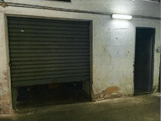 Unità immobiliare a destinazione box auto, ubicata al piano primo sotto strada di un edificio multipiano, identificata al C.F. del Comune di Palermo con foglio 66, part. 322 sub.52, cat catast C/6, classe 6, consistenza m2 25,00. Al Piano sotto strada si accede da una rampa carrabile al civico n. 1 della via Ragusa Moleti, con cancello automatizzato in metallo. Alla data del sopralluogo risulta costituito da un unico vano di circa 25,00 m2 con apertura di accesso di circa m 3,00, con saracinesca metallica avvolgibile;rilevata la presenza di un soppalco di altezza ridotta (< 1,50 m), non presente nella planimetria catastale e si presentava libero; normale stato di manutenzione. Accessibilità al locale agevole.